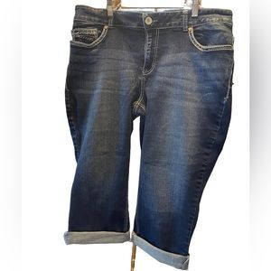 Maurices cropped jeans, size 18